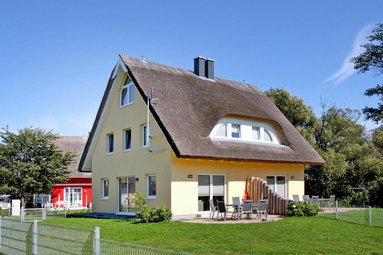 Reetdachhaus Lotte Mit Sauna Und Kaminofen Am Yachthafen In Vieregge Esterno foto