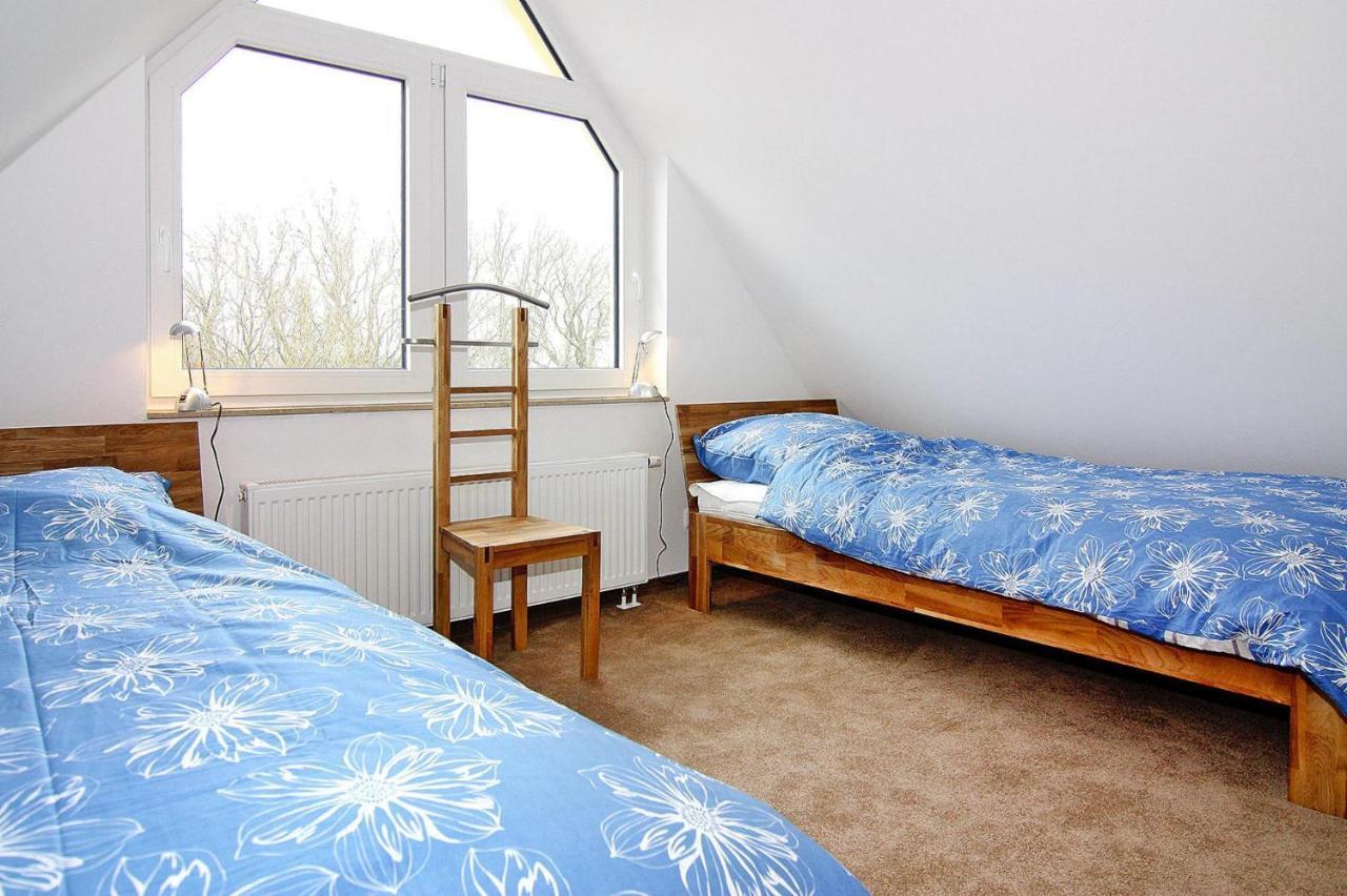 Reetdachhaus Lotte Mit Sauna Und Kaminofen Am Yachthafen In Vieregge Esterno foto